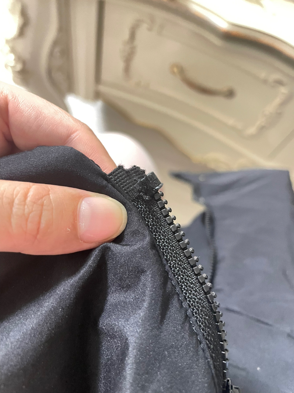 衣服拉链坏了怎么修 【图一】成品展示 【图二】部分没有了.不要怕.