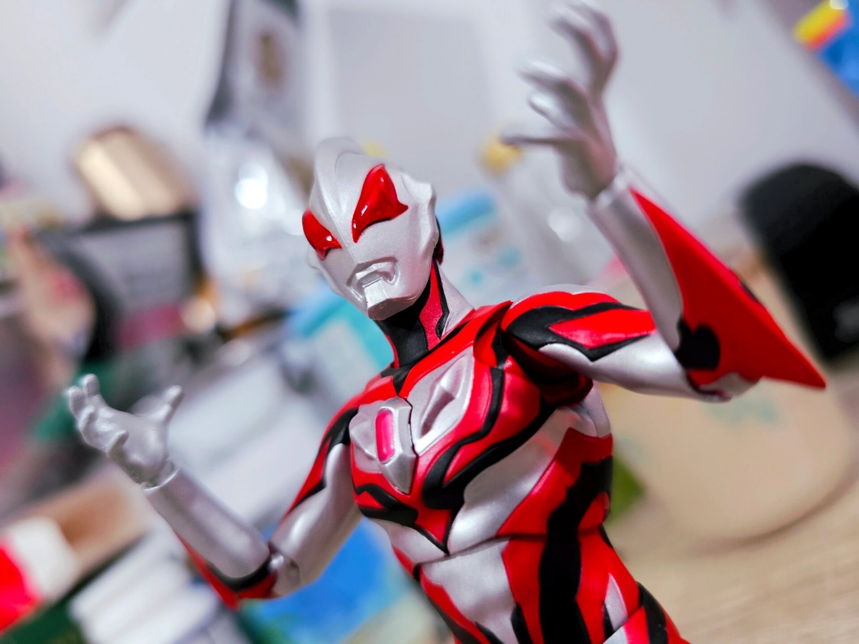 shf 捷德奥特曼 红眼暴走版 前阵子再版的好像是没有红眼只有光线手的