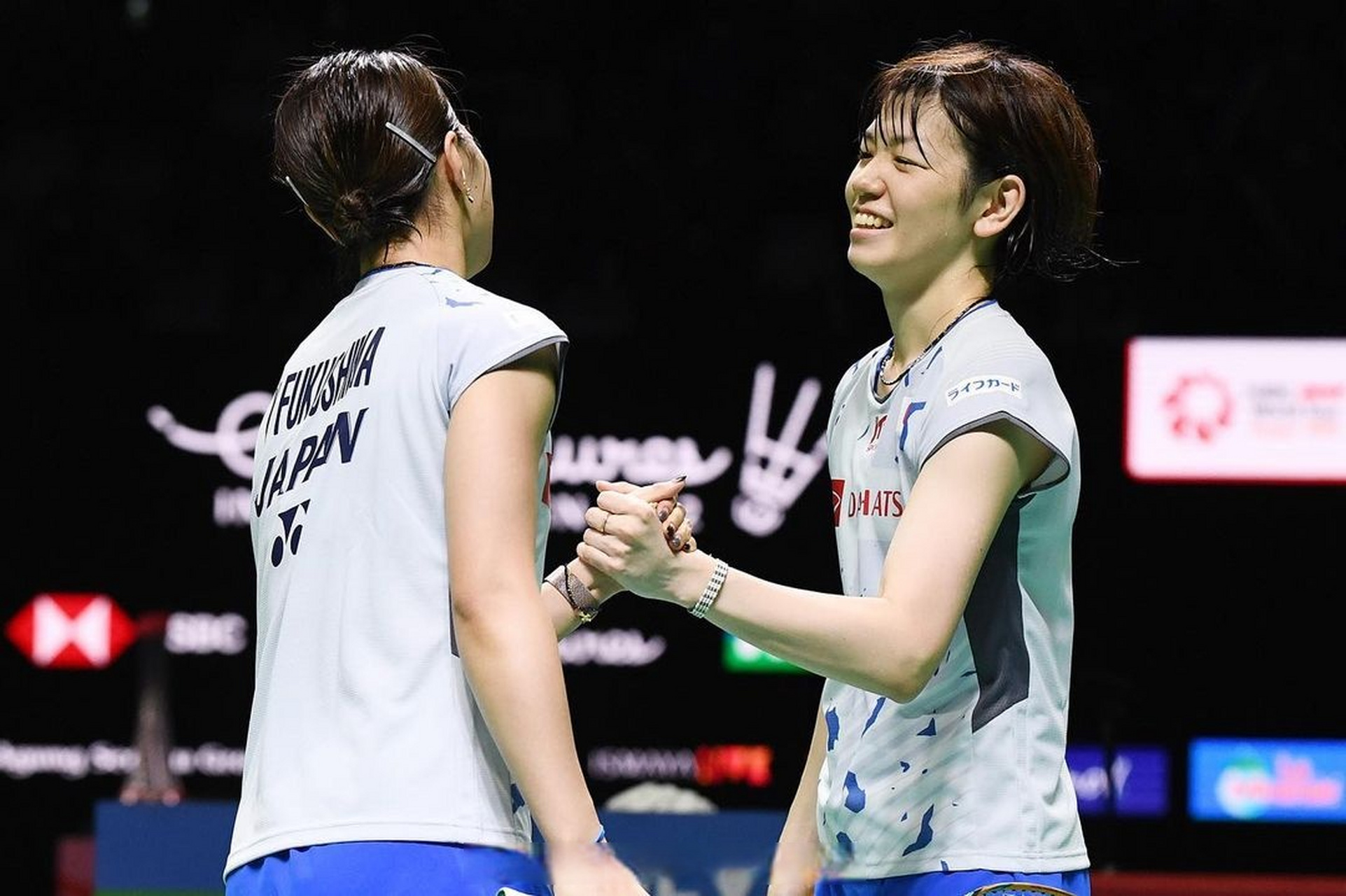 2022年8月24日,日本女双次号种子福岛由纪/广田彩花发文退出世锦赛