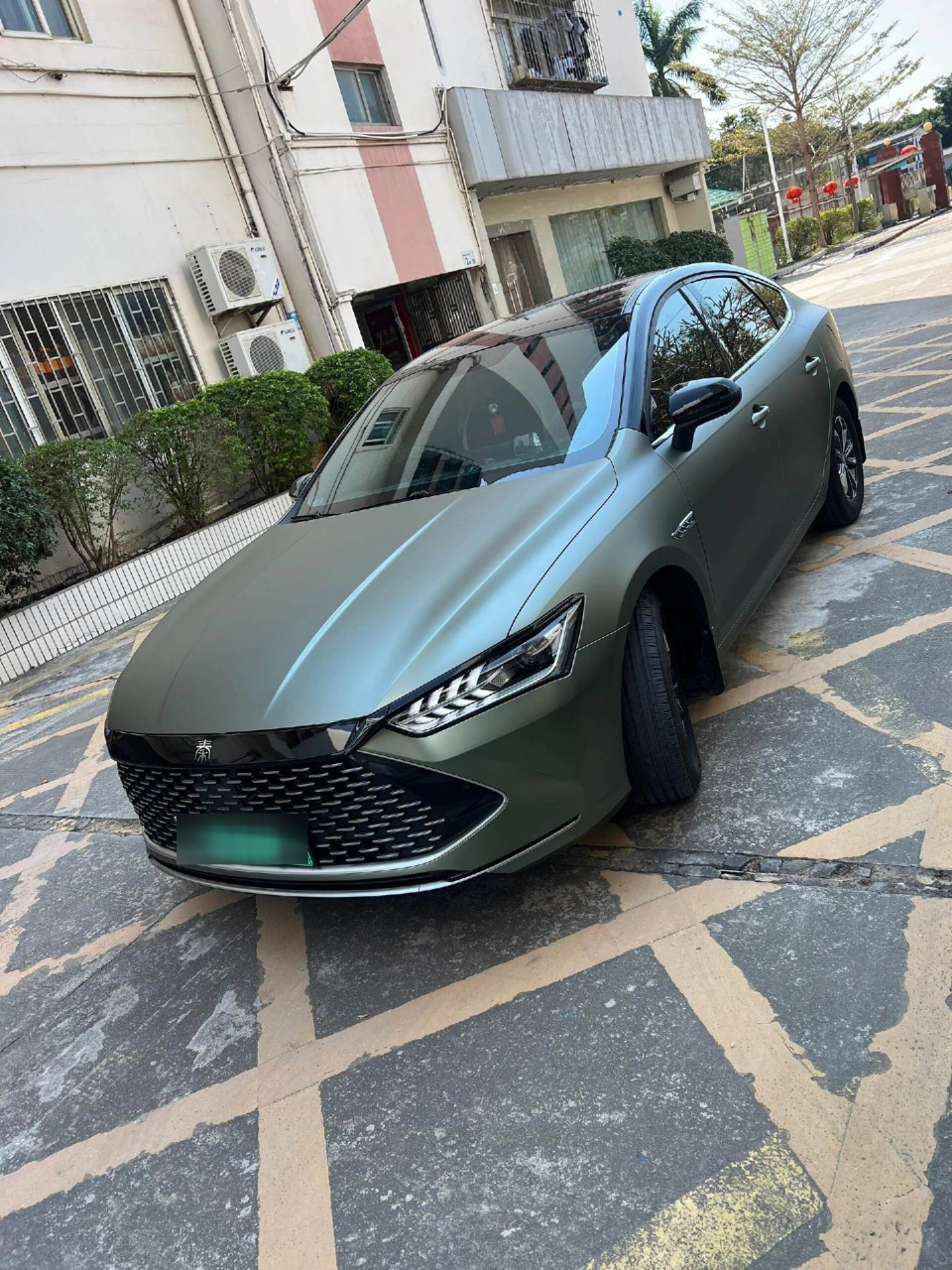 比亚迪秦改色完成了 23款小秦改了双拼 超哑绿双拼黑 欢迎评论区晒出