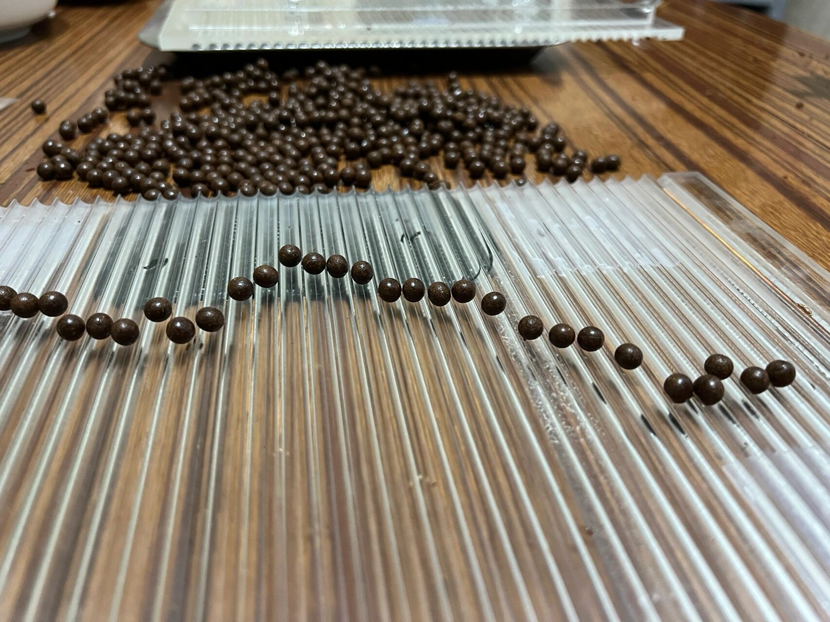 手工制作水蜜丸 做药丸还是很费力气的活