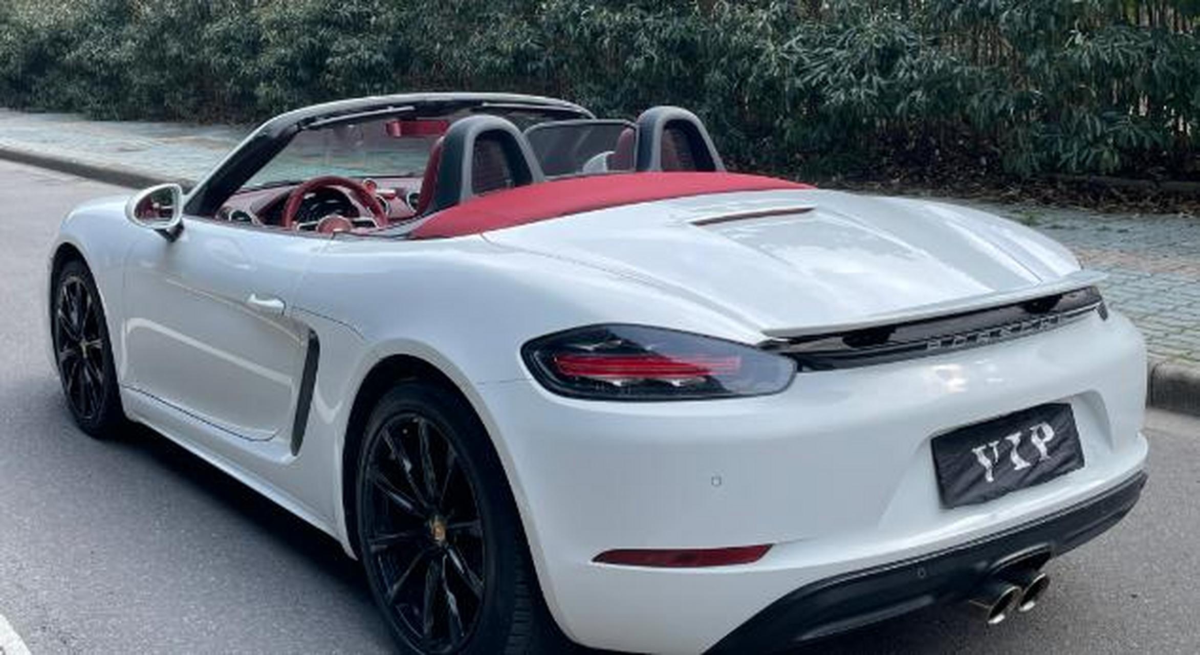 保时捷boxster718 敞篷 白红 高配 售价:38.