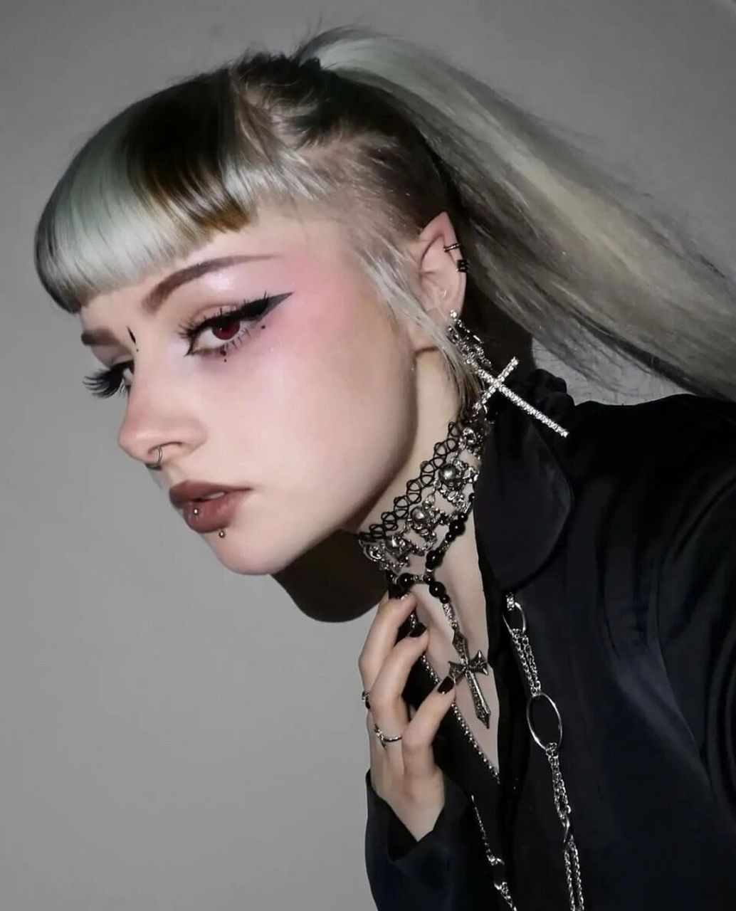 十足的暗黑系 哥特风妆面98 博主「helen」的暗黑系妆容造型94