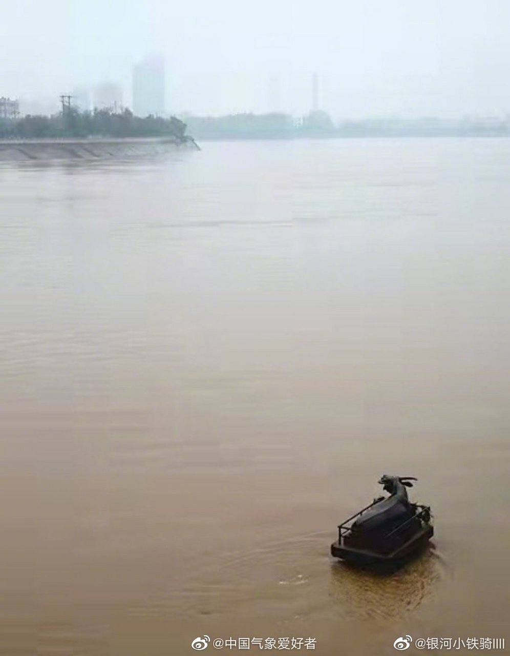 河南暴雨#网友拍摄的周口洪水与平时的对比,作为黄河以南主要雨水的