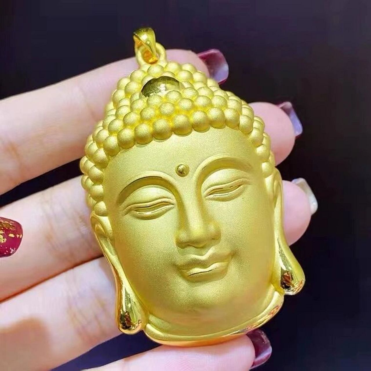 佛头吊 分享 黄金佛头吊坠适合经商的人或者是做生意的人戴.