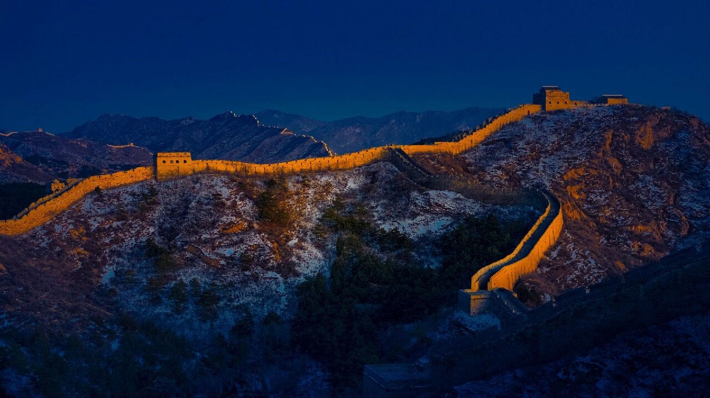 古建筑文化:中国古代著名防御工程之长城 长城,又称万里长城,是中国