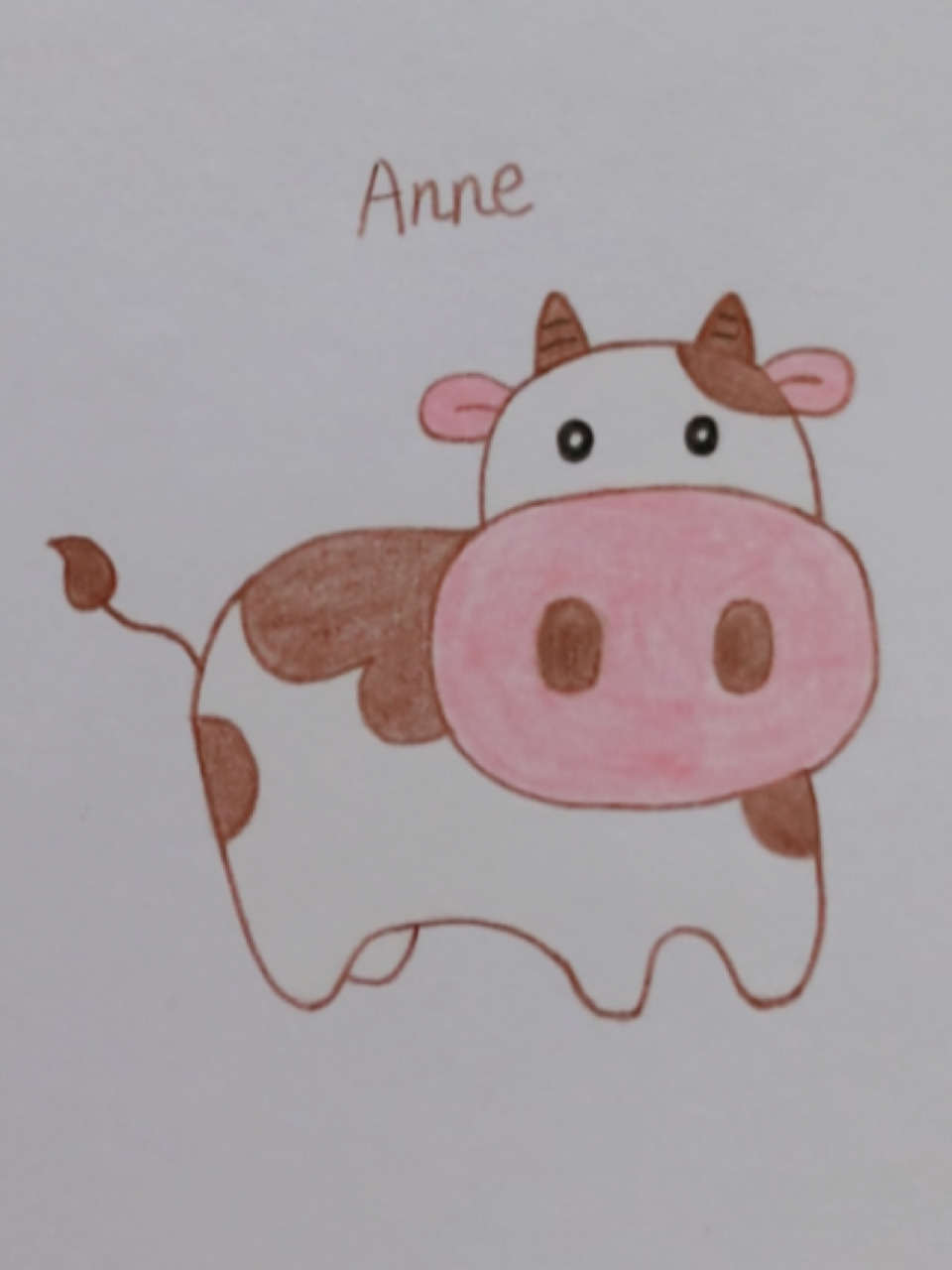 简笔画小奶牛 先画草图,画好彩铅勾线,慢慢上色,慢慢叠色,绘画工具:2b