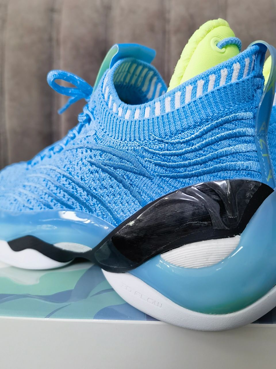 安踏汤普森kt7 实战篮球鞋 安踏kt7篮球鞋,鞋面采用高强度网面材料