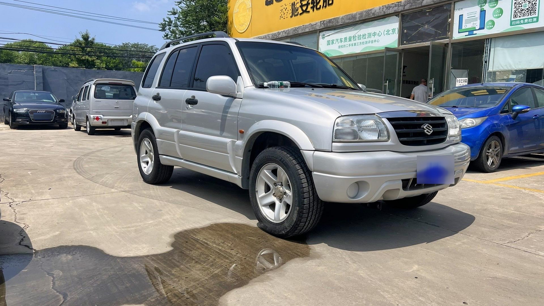 铃木二代维他乃(超级维特拉)非承载车身,后整体桥,机械四驱,基本原漆