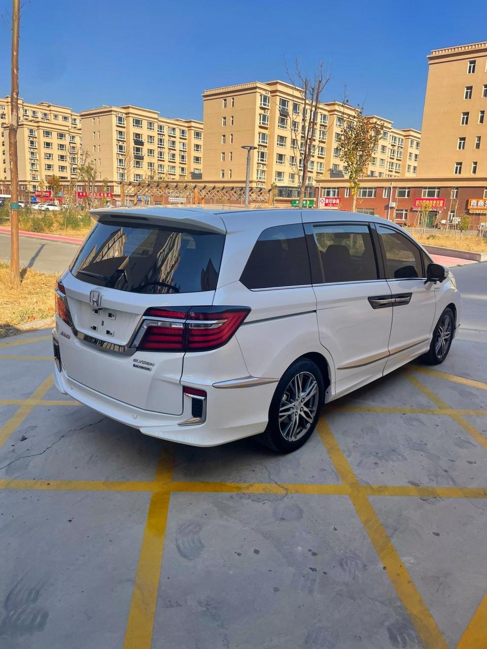 最新到店2020年本田艾力绅至尊版高配,油电混合,最畅销7座商务车,最