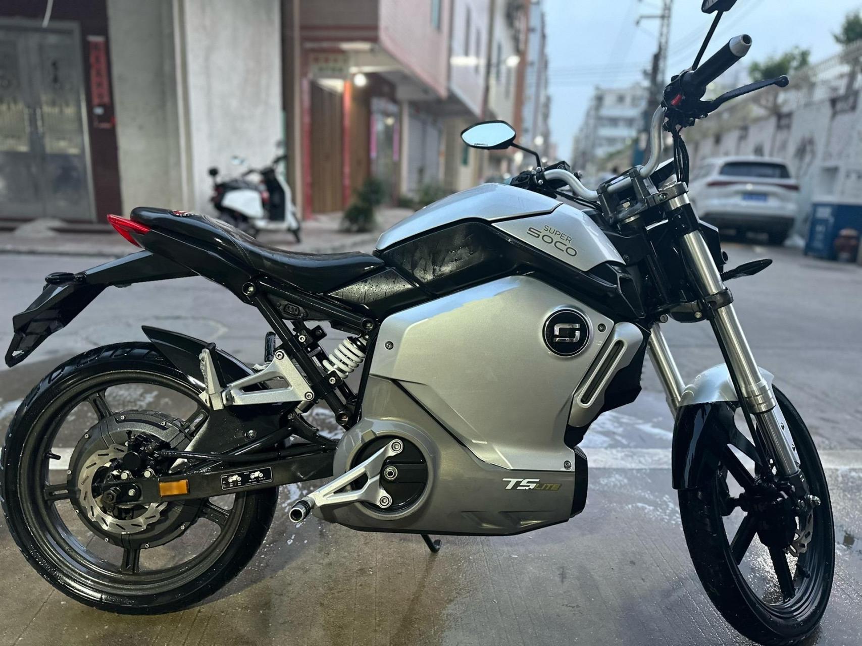 速珂ts电动机车 稀缺车型 原装锂电60v20a 遥控一键返航 极速70 续航