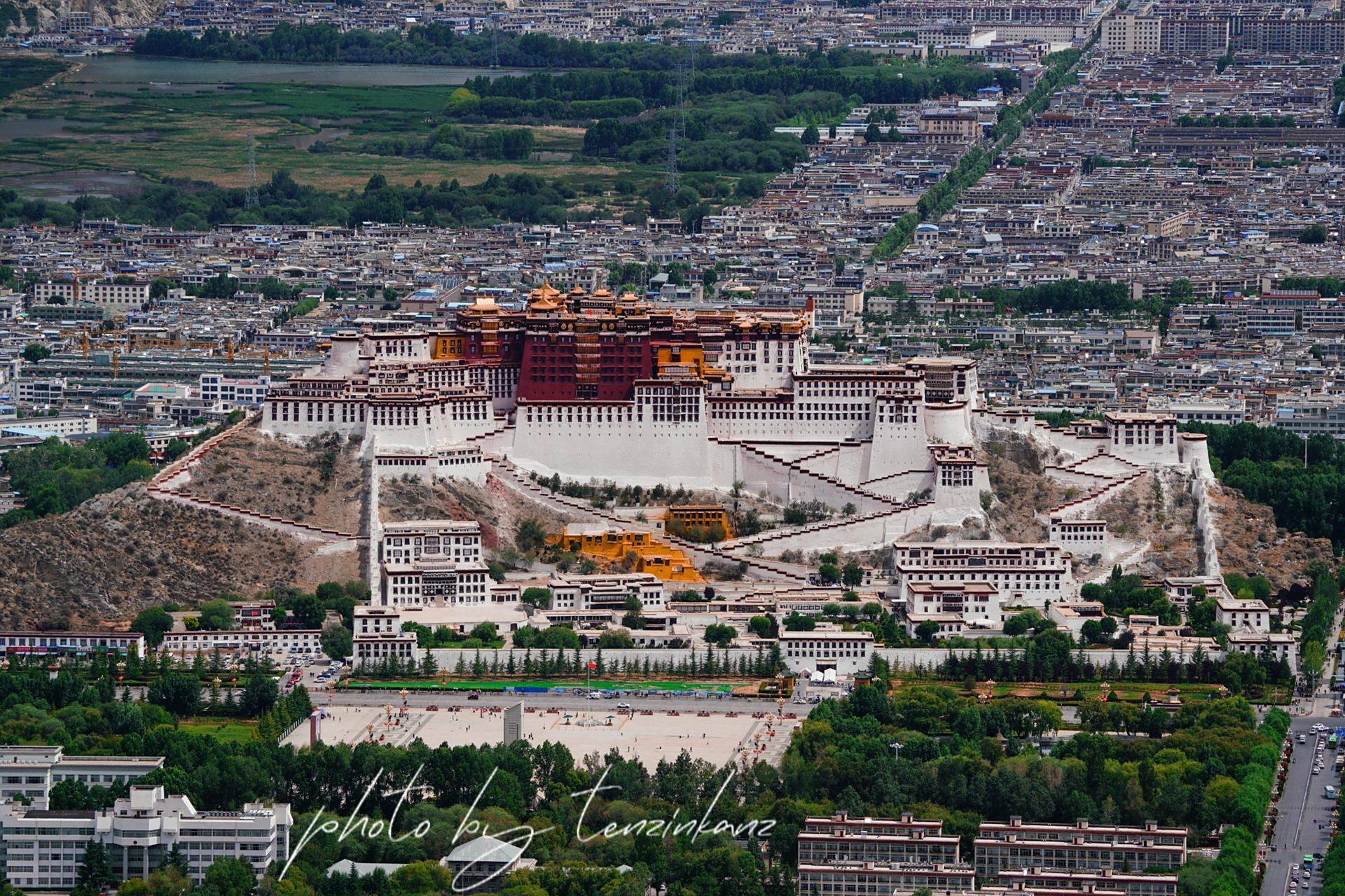 大家有多久没有爬到南山公园远望拉萨城,拍过布达拉宫呢?