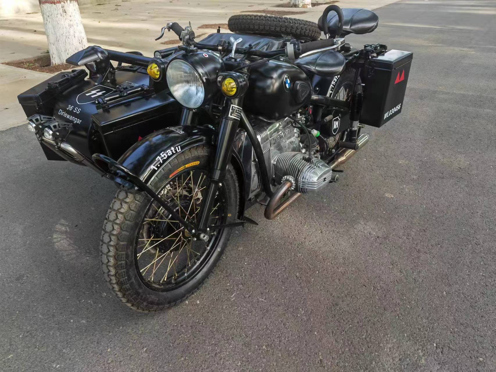 代同行出:宝马r100边三轮摩托车.