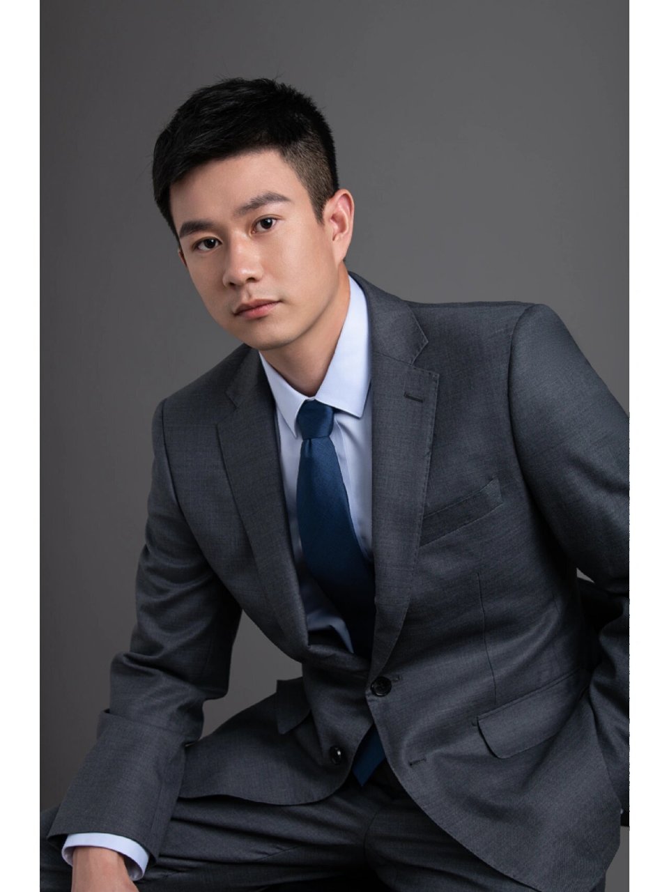 男士形象照 | 简约拍照姿势轻松get 91男士也可以轻松get职业形象照