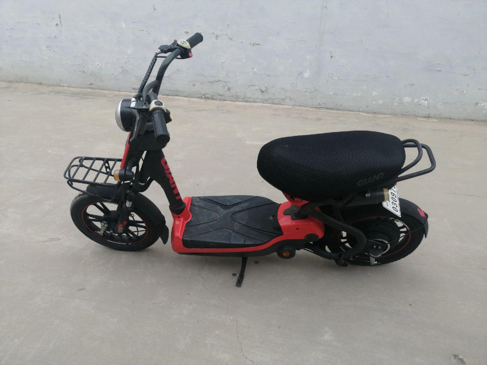 正品捷安特133全部原装,原车原版,绝对没有任何喷漆翻新,找到喷漆翻新