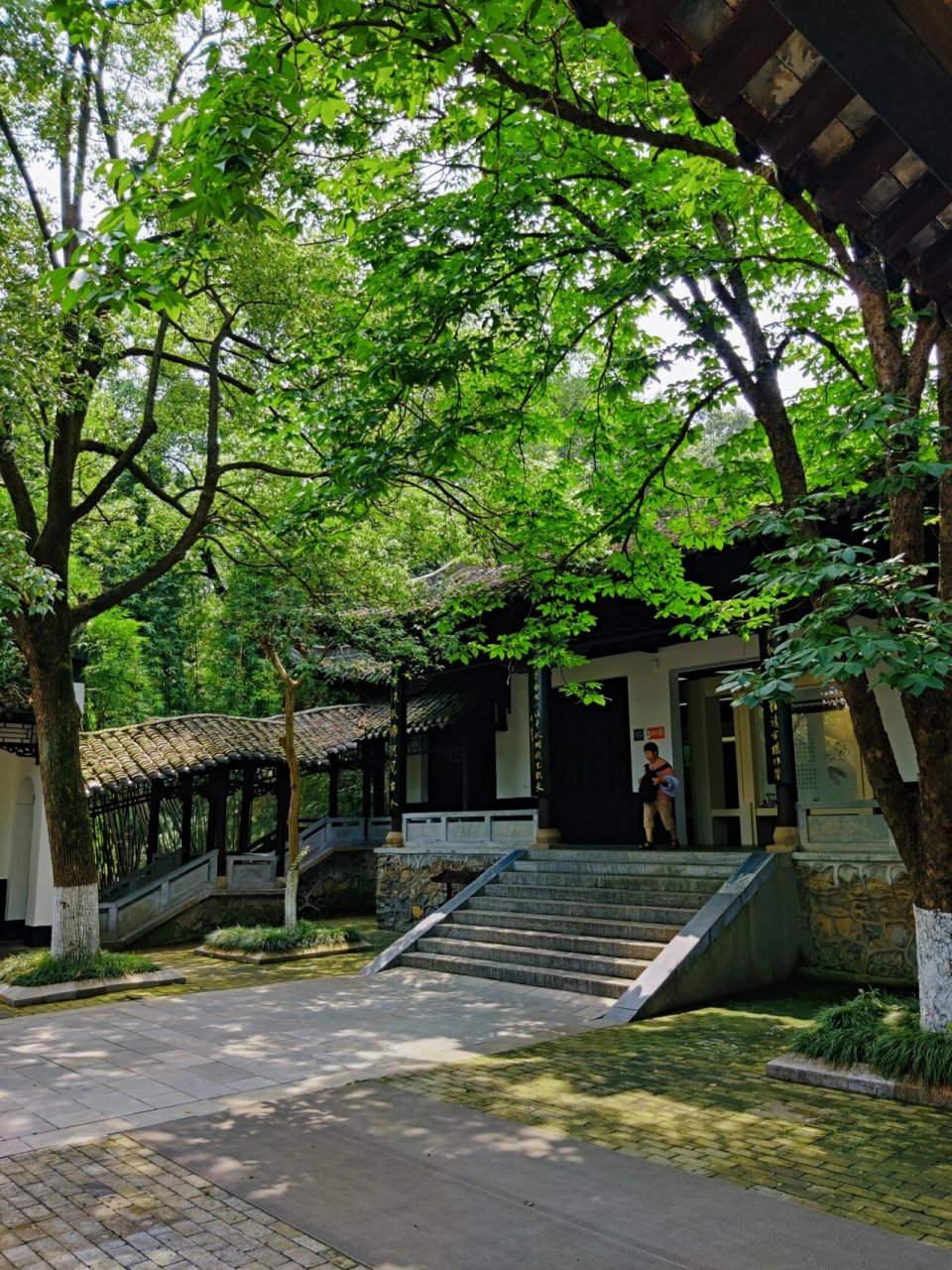 古隆中,诸葛亮故居 诸葛亮故居纪念有襄阳古隆中和河南南阳卧龙岗.