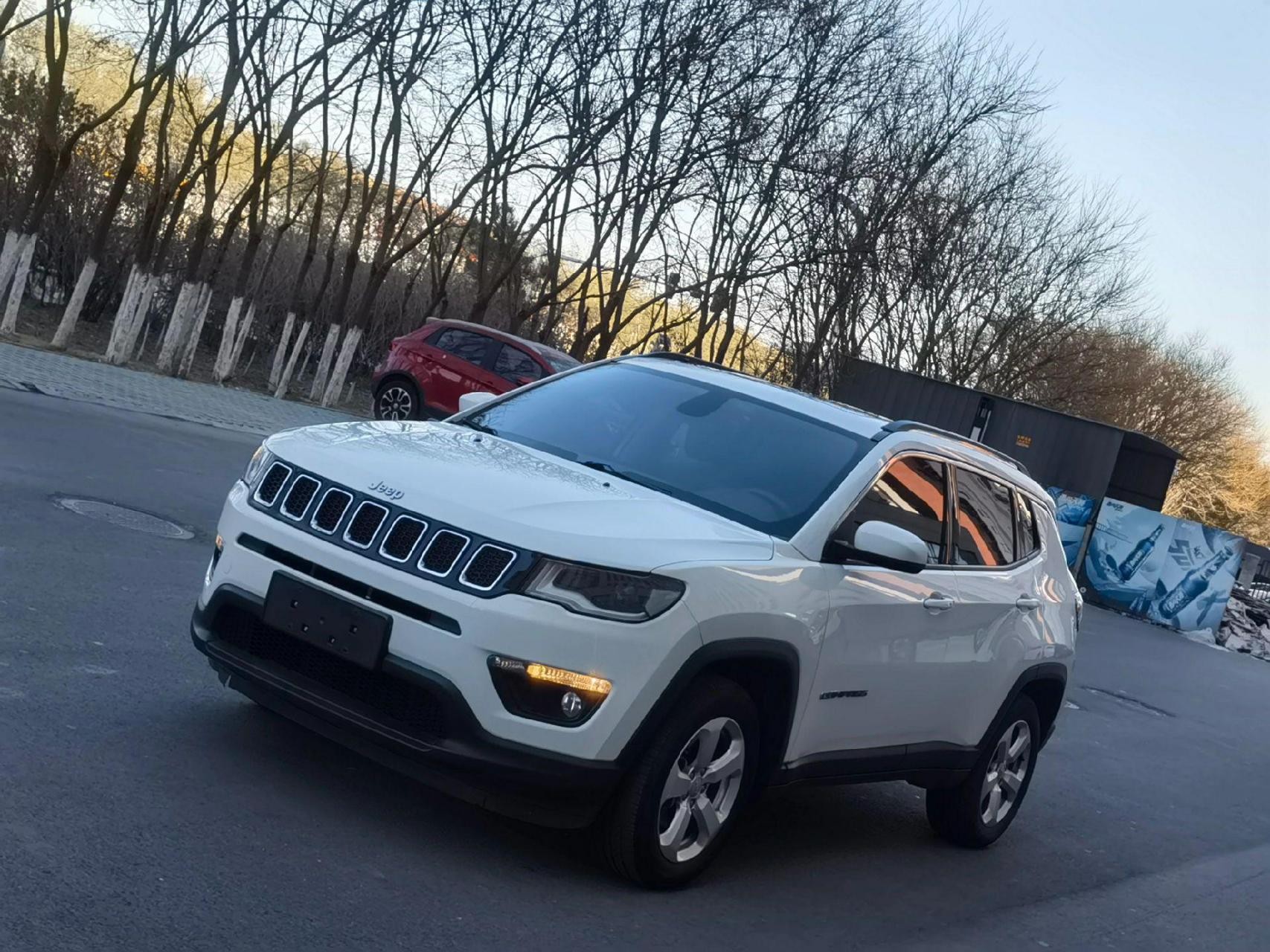 jeep 指南者 2017款 1.4t 自动 200t家享版前驱 (新车指导价17.