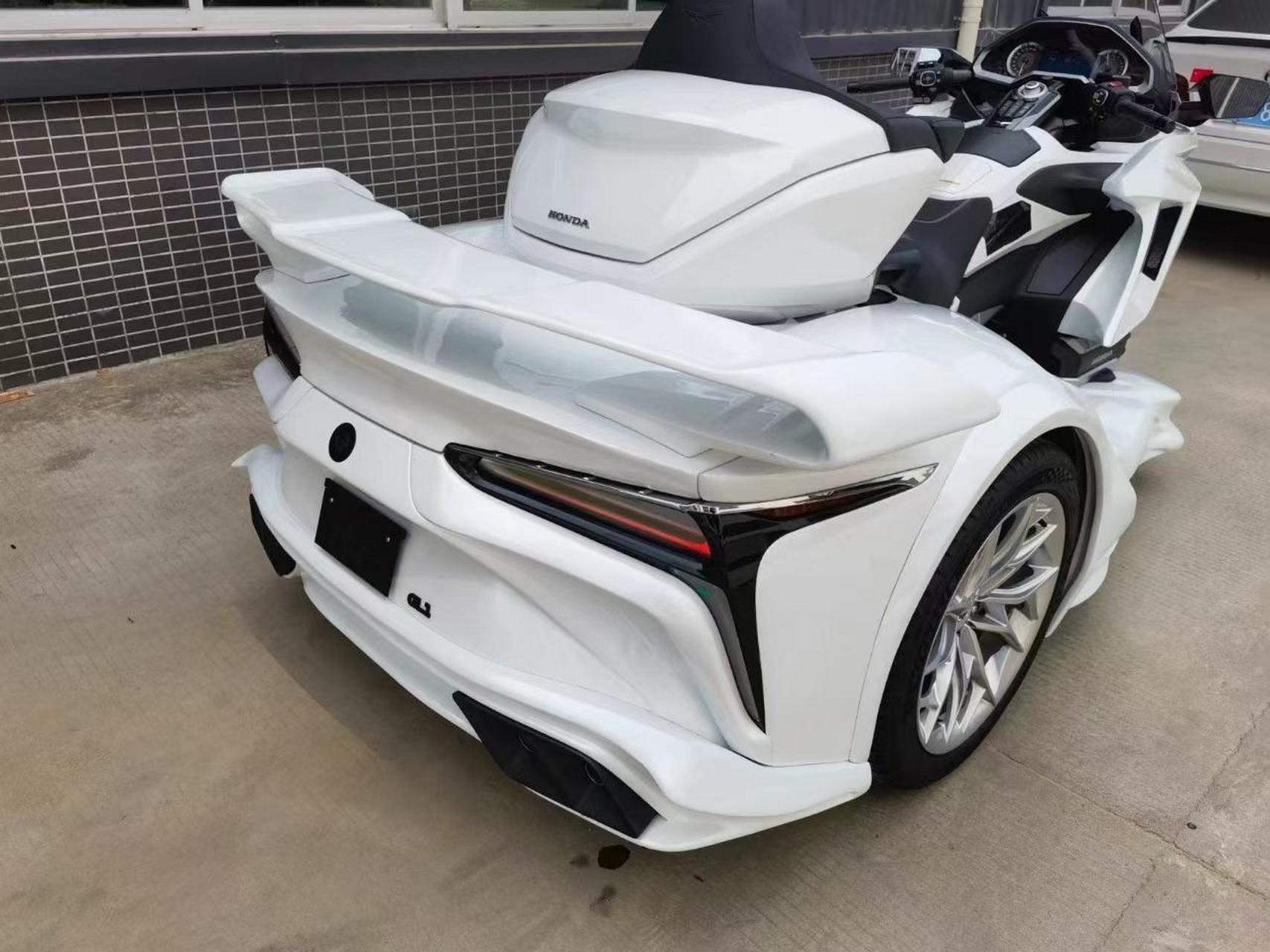 本田金翼正三轮 摩托车,50万人民币!