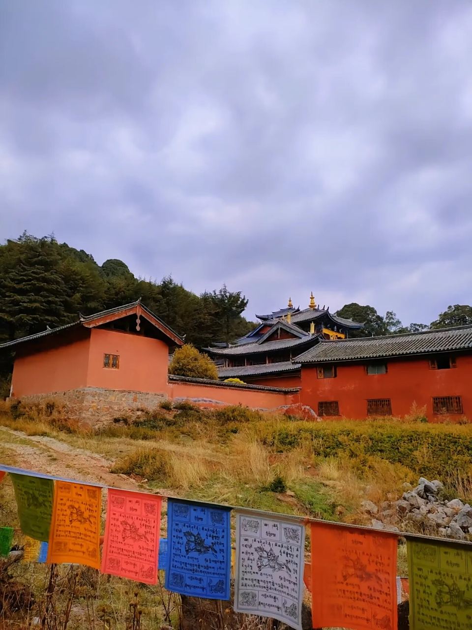 丽江小众景点,许愿圣地-金刚亥母灵洞 金刚亥母灵洞,位于云南省丽江市