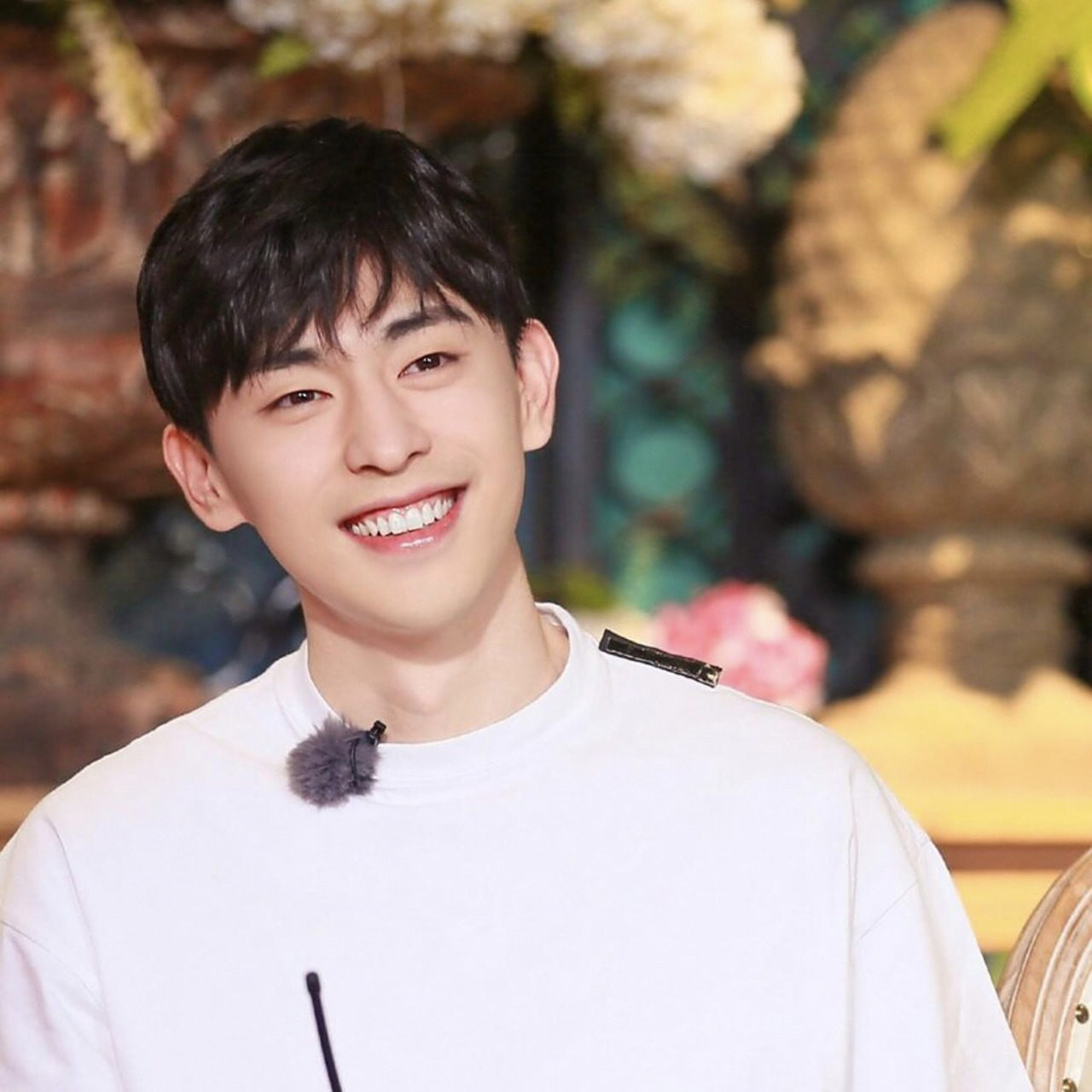 高清壁纸|邓伦出道九周年快乐98 最后两张可以做微信背景图 (最后一