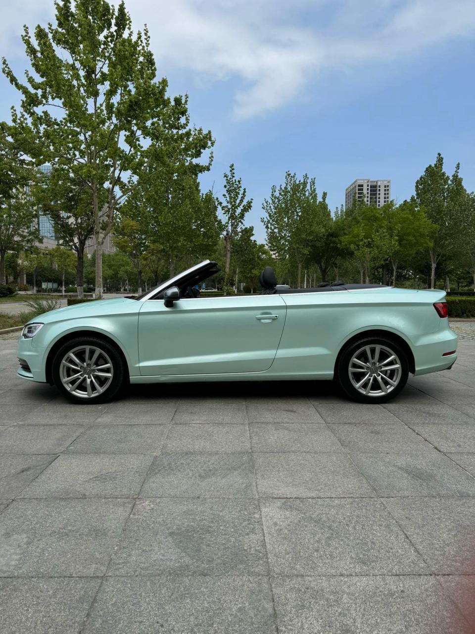 2015年8月新款奥迪a3软顶敞篷跑车,海关进口,两门四座,新车落地四十