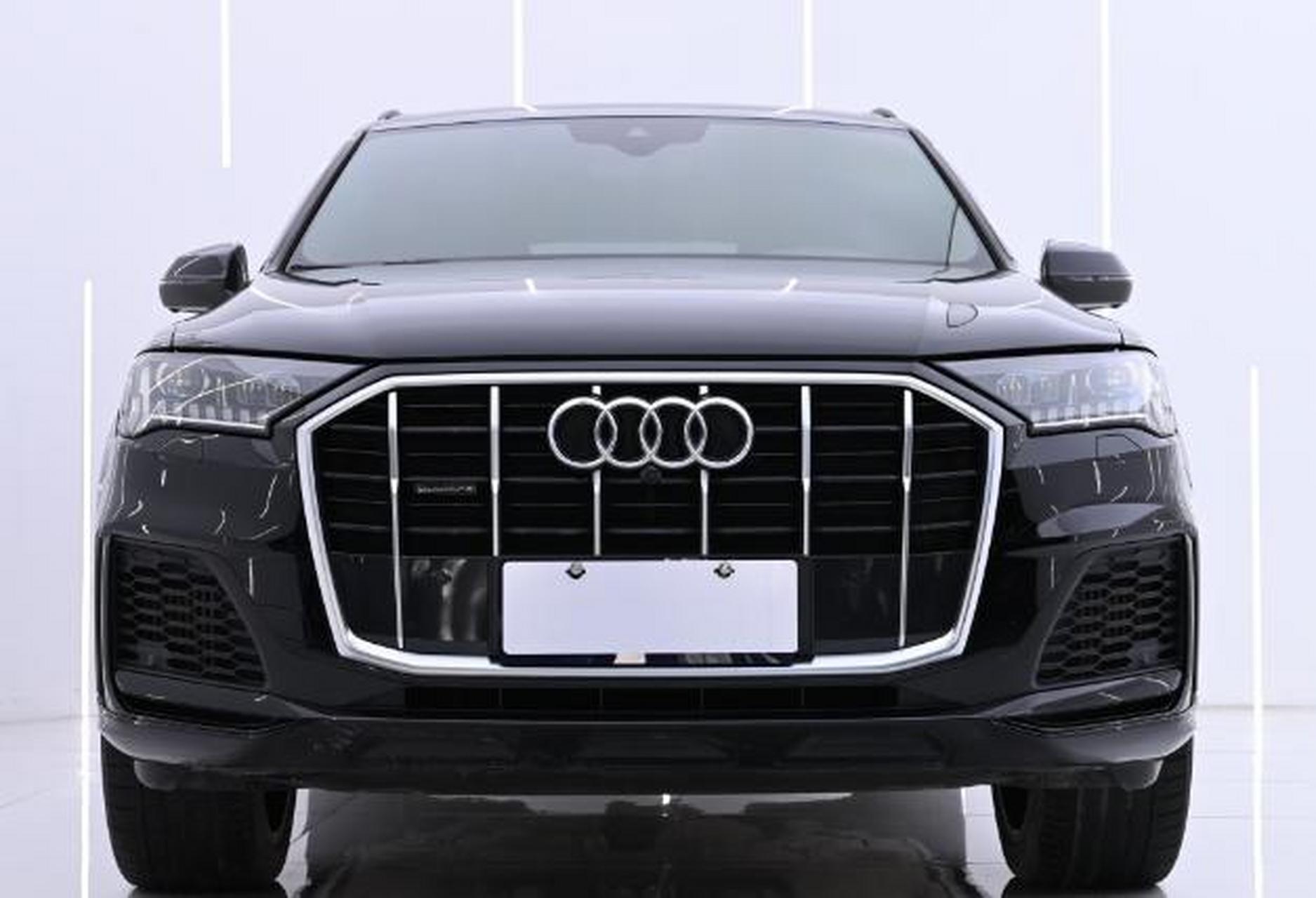 奥迪q7 sline运动型 售价:44万元 上牌日期:2021年3月 车辆车型:越野