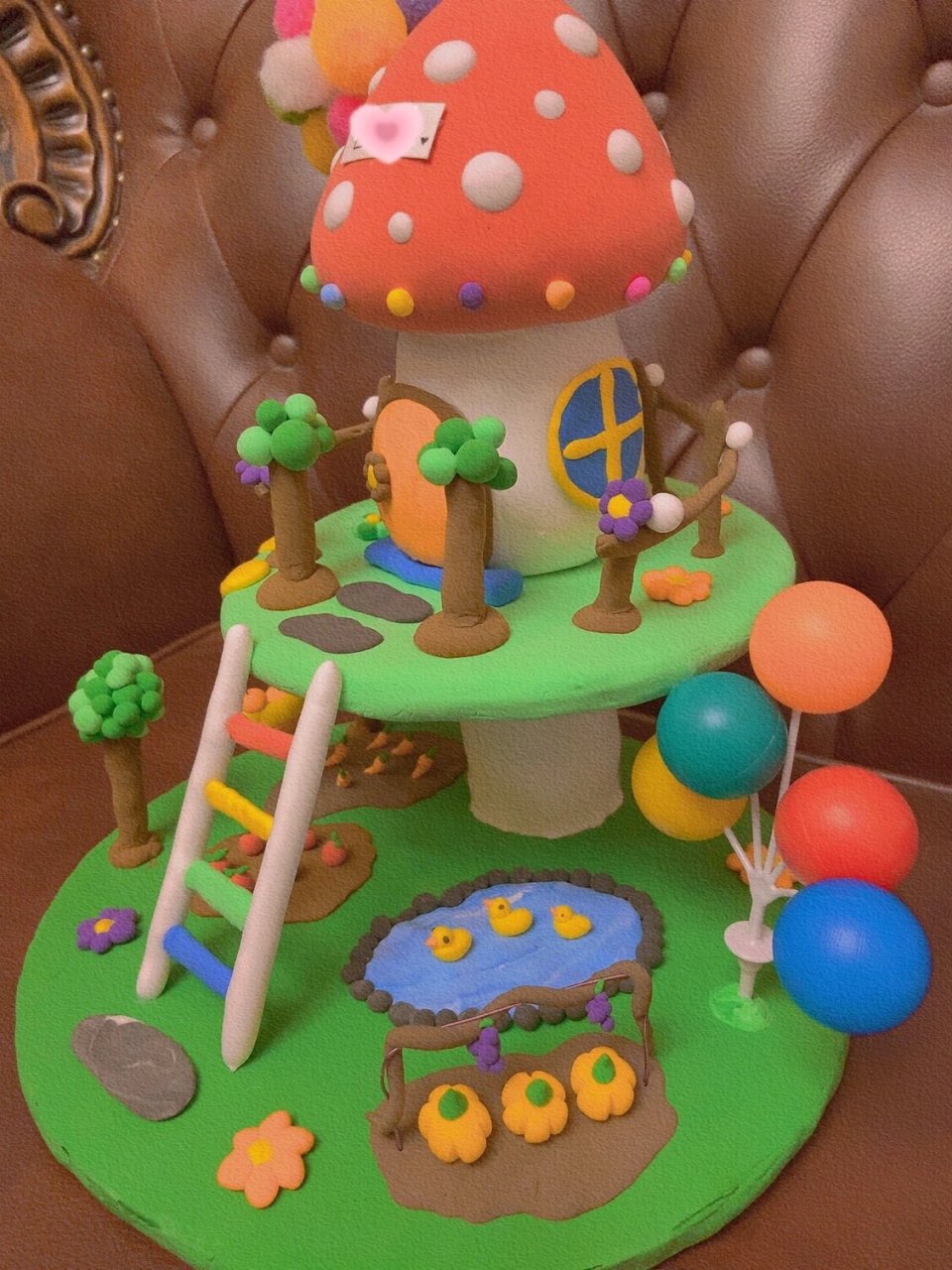 春天的小房子 幼儿园手工 彩泥 幼儿园手工 春天的小房子  看着复杂