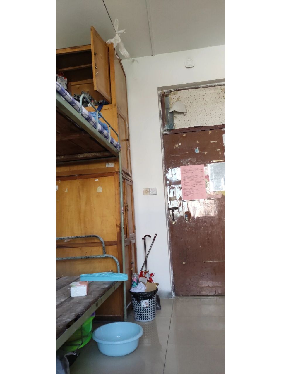 青科大顶级宿舍 学弟学妹千万别来,这个宿舍看看就知道了,柜子还是