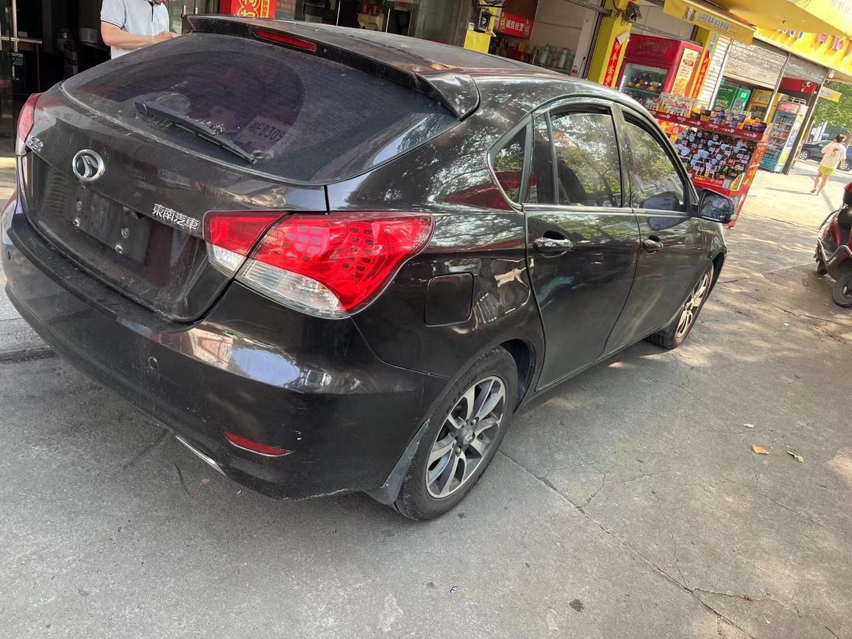 14年3月,东南菱仕v6,手动档全景天窗,7万公里实表一手车,年检保险天长