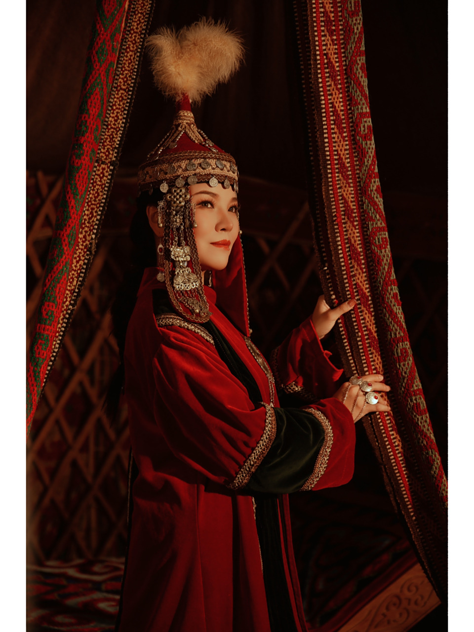 298元6张精修,想减肥成功后,带着老公来一组哈萨克风格的婚纱照.