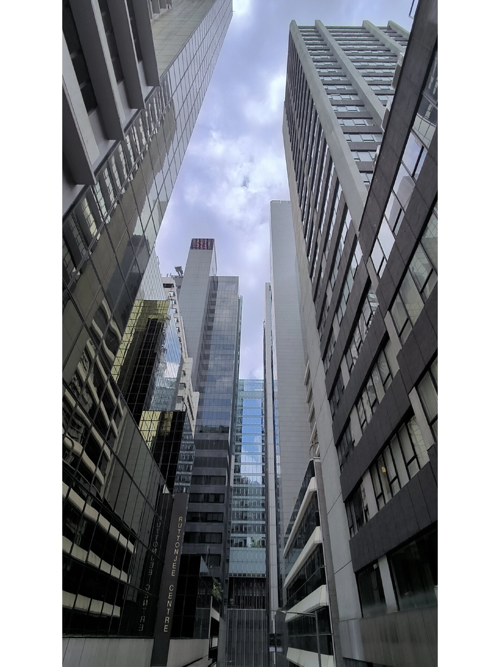 都爹利街(煤气灯街) 跟着tvb游香港 系列② 从大馆出来后跟着导航进到