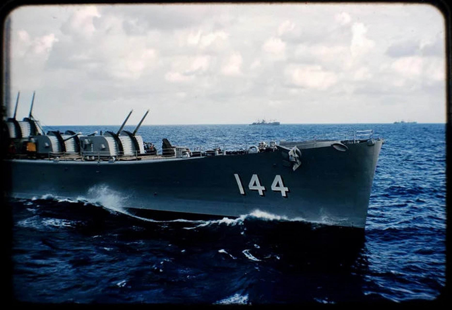 趣聊军事圈# 防空巡洋舰伍斯特船头特写