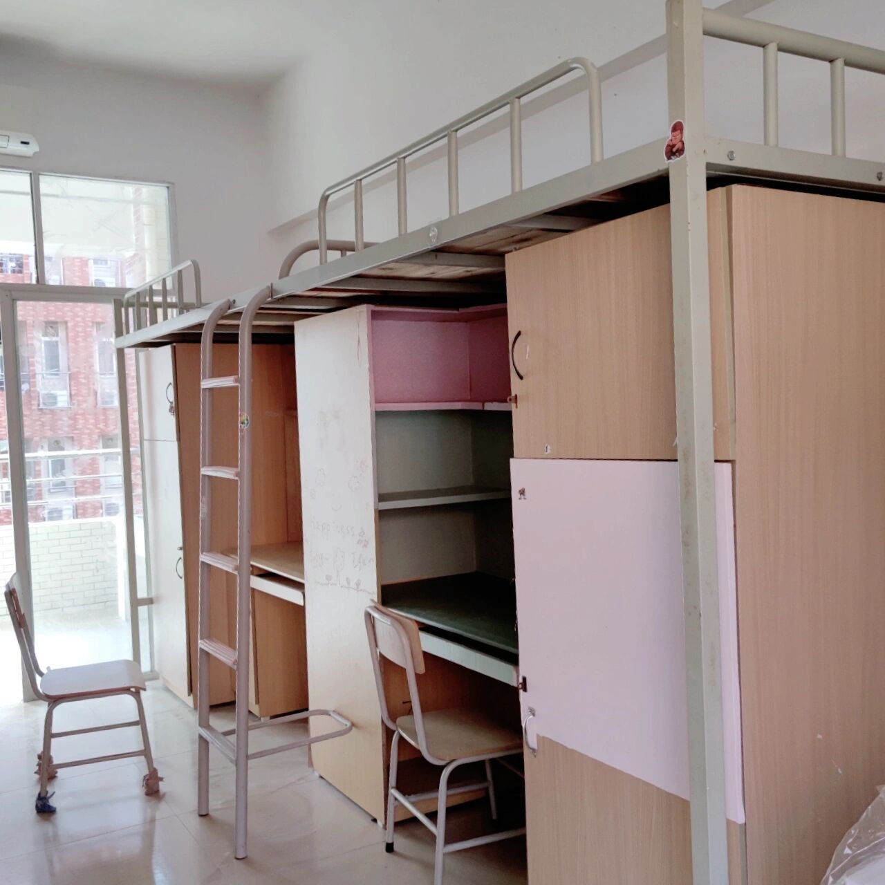 广东理工职业学院宿舍大曝光97 由于我上篇关于学校的笔记,发现有