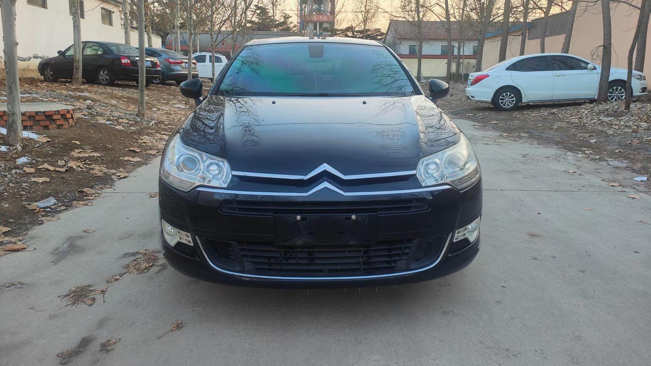 3自动挡最高配,车况原版  ,四件喷漆  电动记忆座椅 座椅加热 大屏