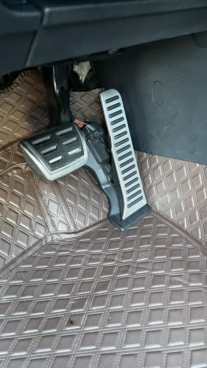 迈腾领先升级原厂风琴油门踏板