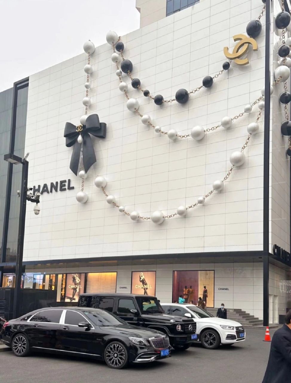 奢侈品店创意门头分享,惊艳用户的第一感观 门头设计是品牌一个很重要