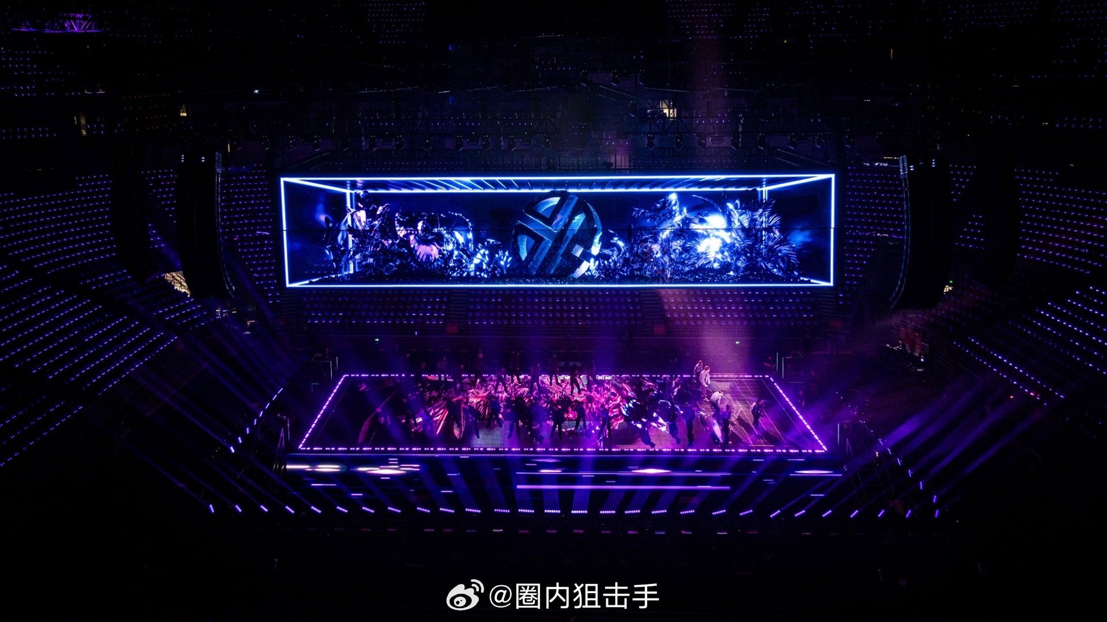 张艺兴演唱会巨型裸眼3d#张艺兴演唱会舞台也太特别了吧,这舞台泄果
