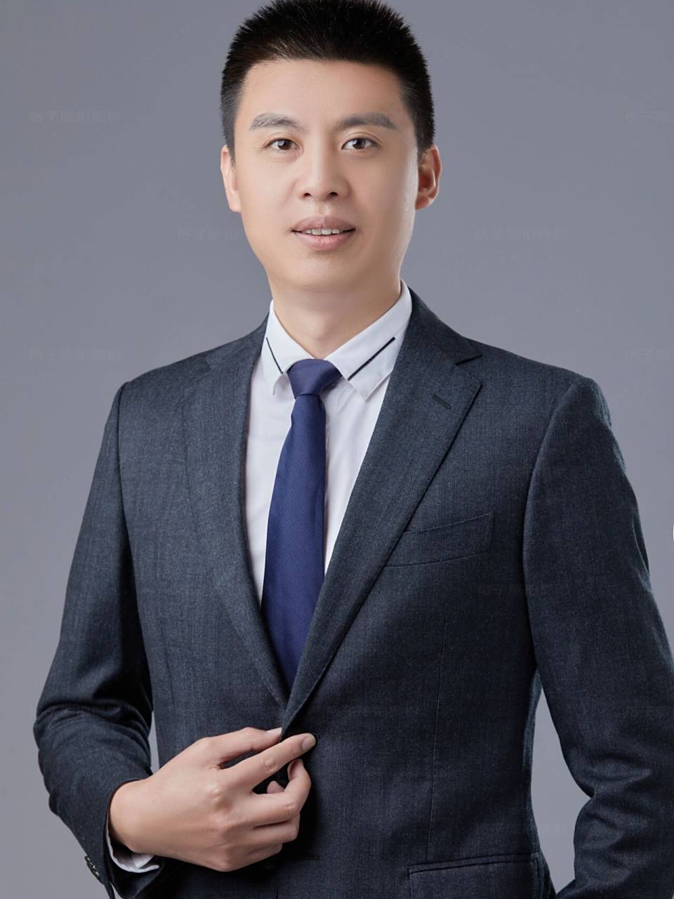 深圳男士商务正装形象照|职业照 90格子摄影工作室 一身正气的西装