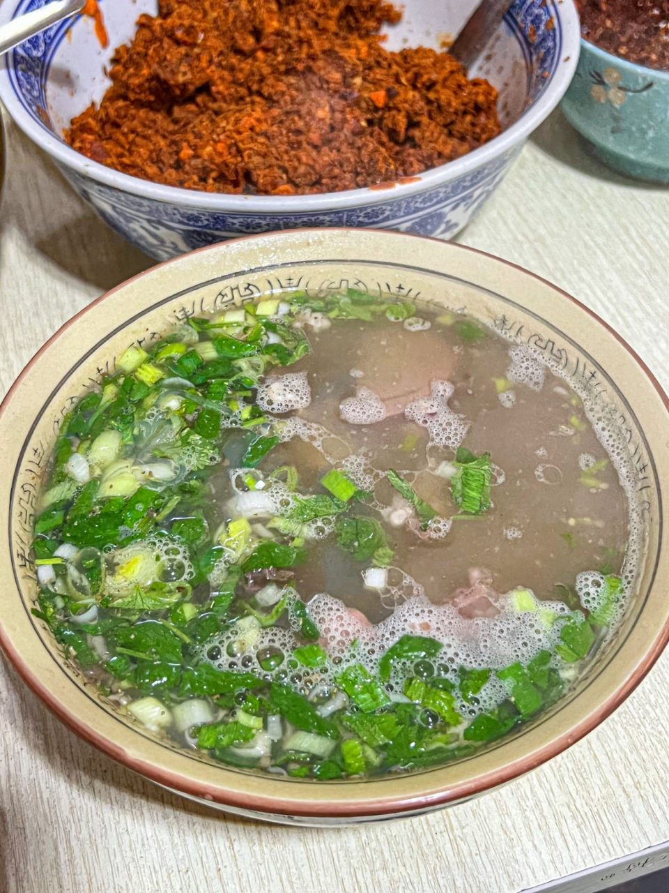 西安小破店里的绝香杂肝汤!羊油辣子贼棒!