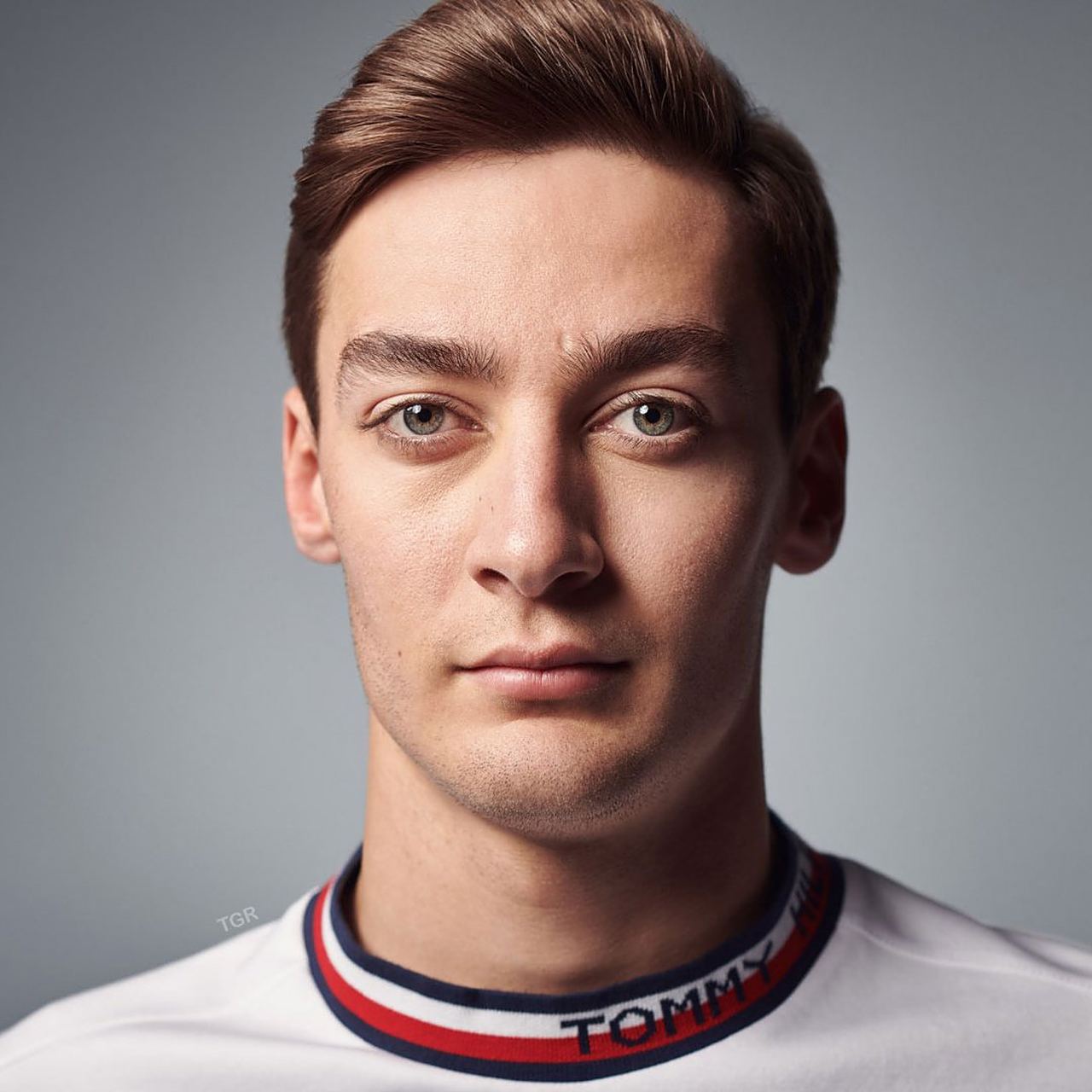 【f1】乔治·拉塞尔奔驰车队官方头像照.9215  #f1# #赛车