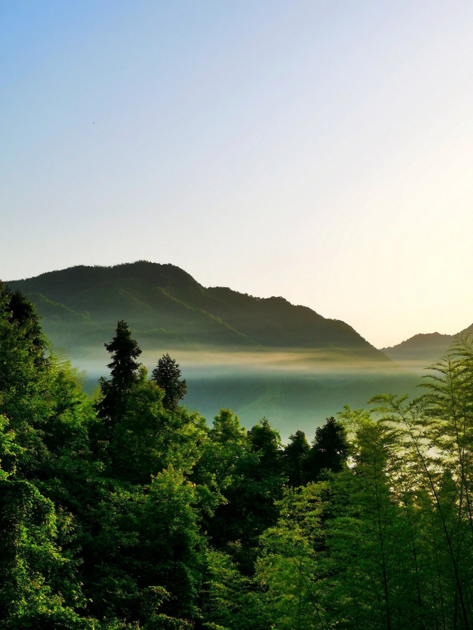 霍山屋脊山图片