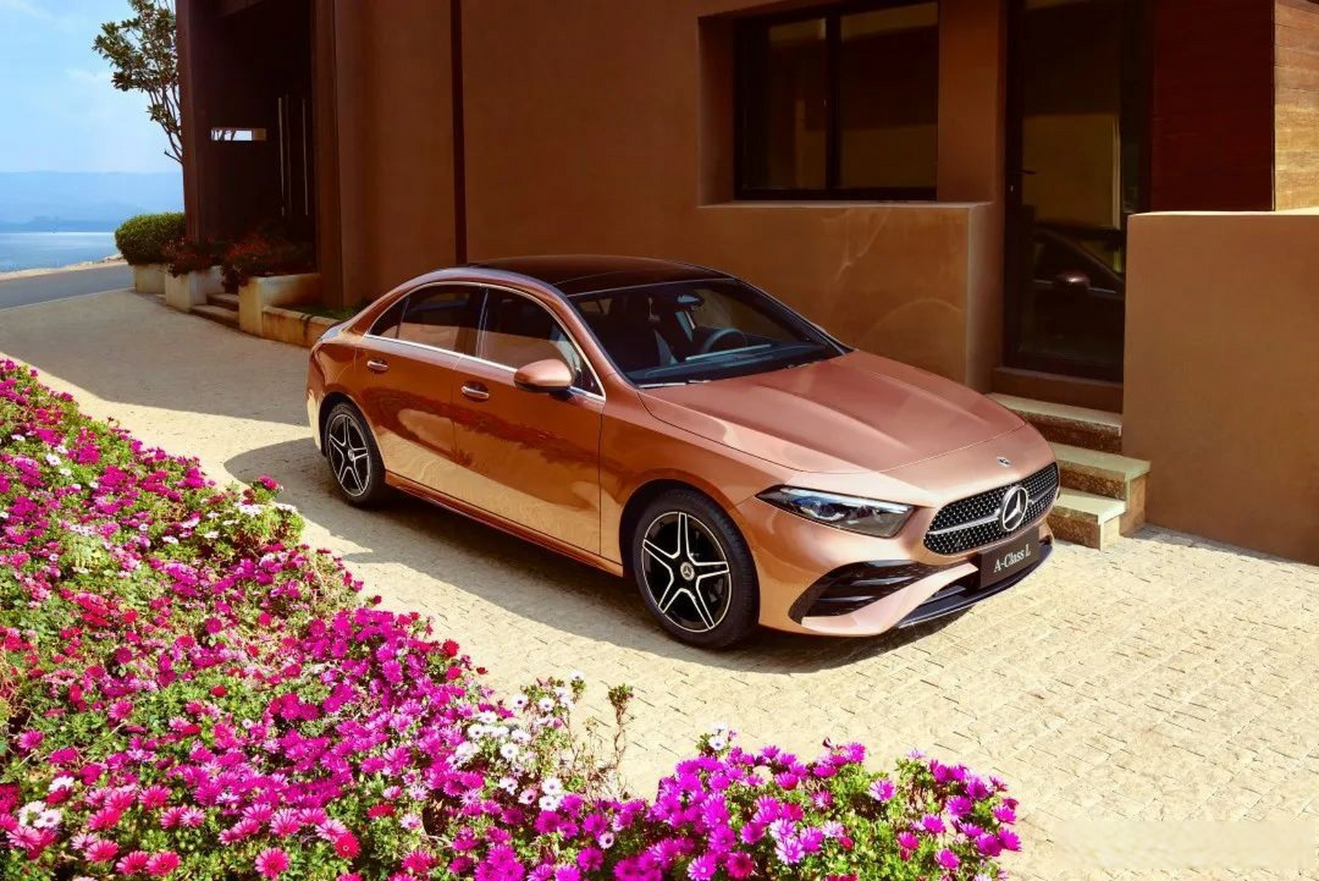 22万元 全新一代梅赛德斯-奔驰长轴距a级轿车上市  5月18日,新一代