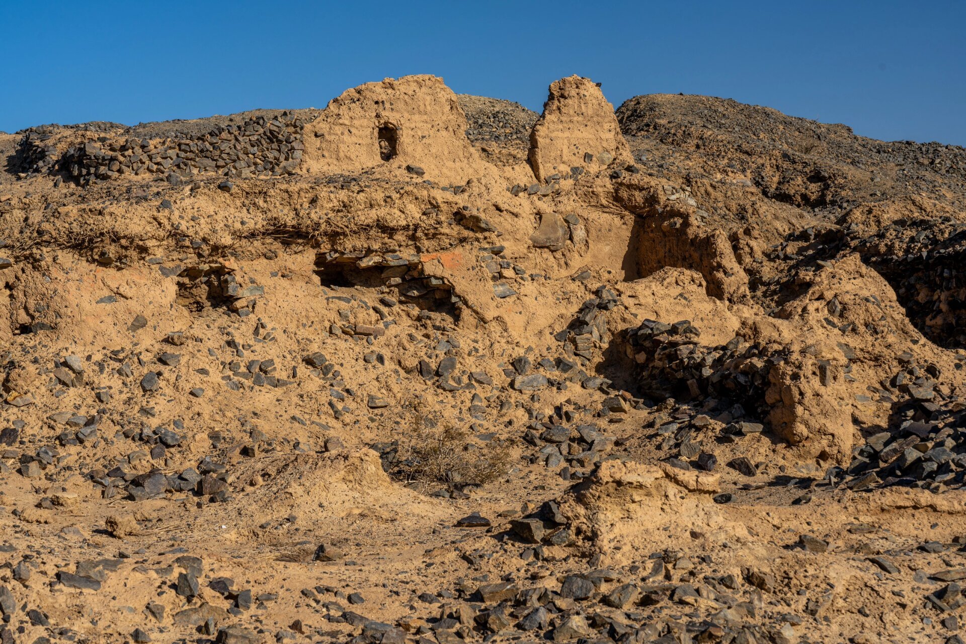 酒泉肃北马鬃山黑喇嘛堡垒
