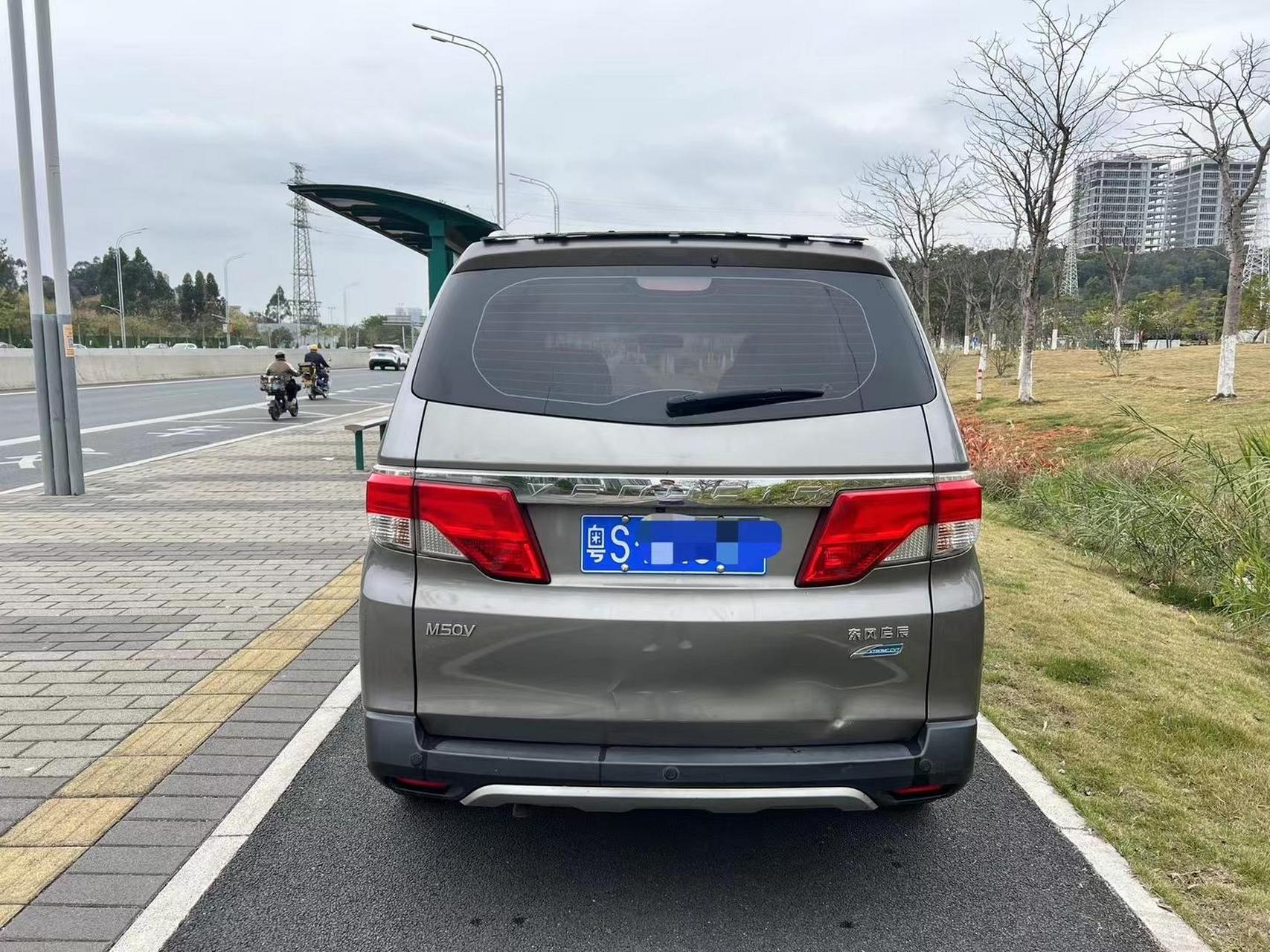 6cvt 豪华版启辰m50v,精品一手车5万多公里,很实用的家用七座mpv,全款