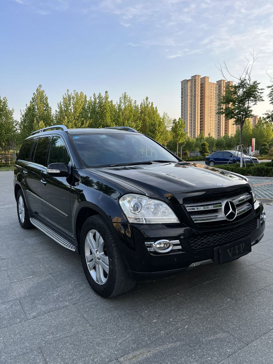 最新到07年8月奔驰gl450 4.