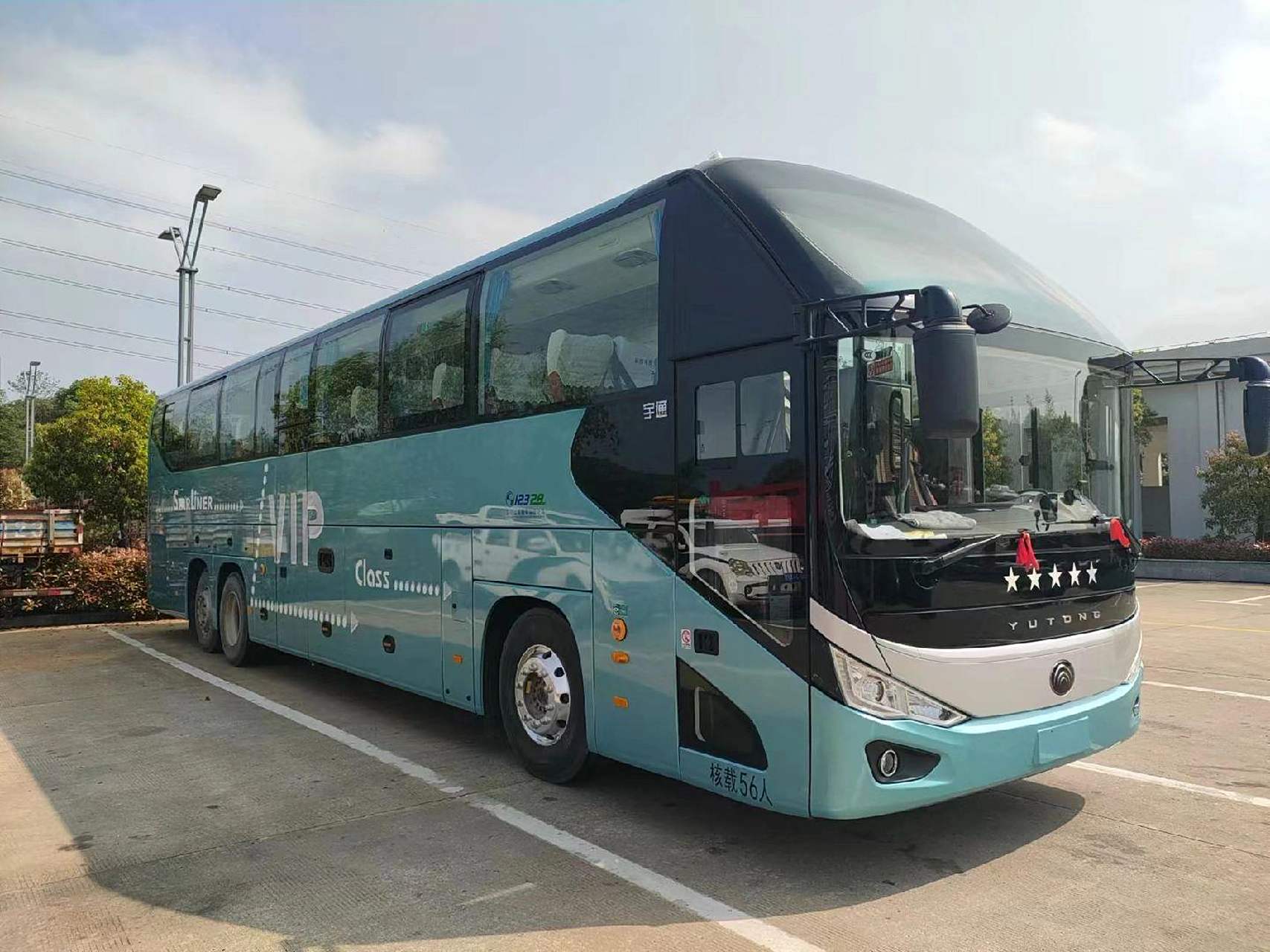 新增一辆56座旅游大巴 马达一响,黄金万两 车门一关,出入平安