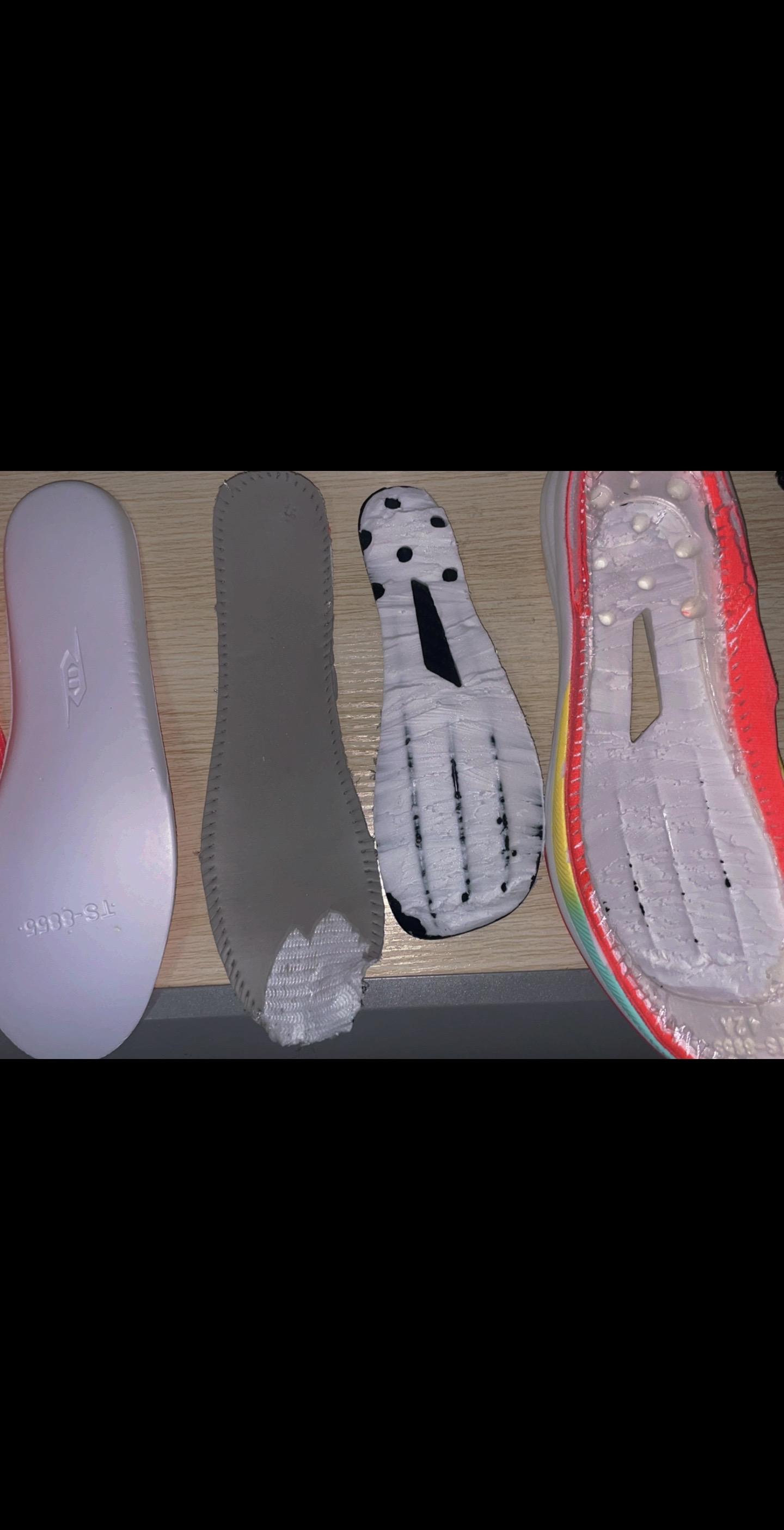 0,鞋型外观极具辦识度,鞋面采用下pe tpu纱线,上脚轻质透气韧性十足.