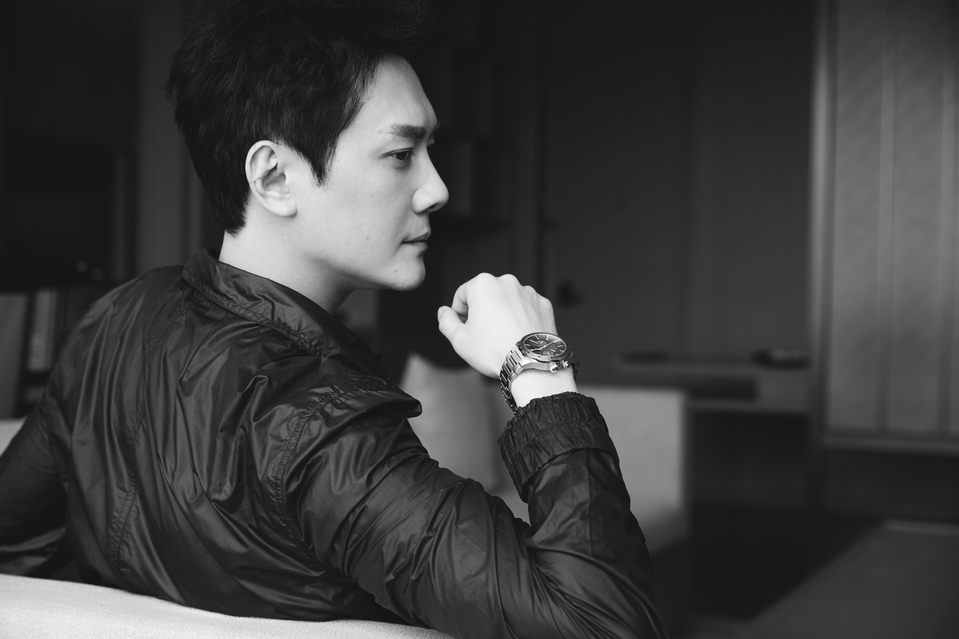 冯绍峰 时间为度,丈量自我,和飞亚达一起记录此刻美好.@冯绍峰