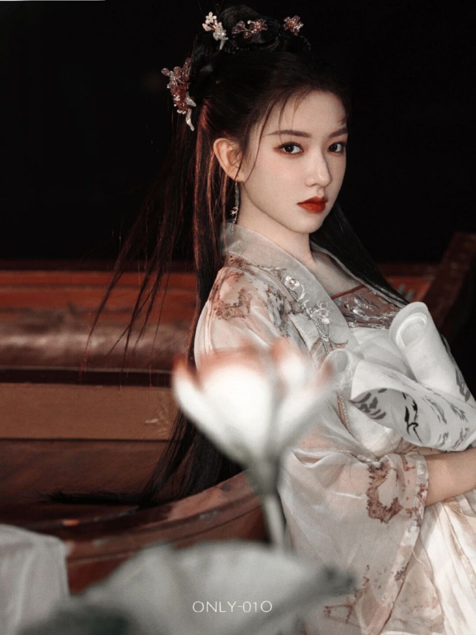 程潇 #程潇##美女##如梦令# 图源:only-01o 刚刚那个视频画质不太好