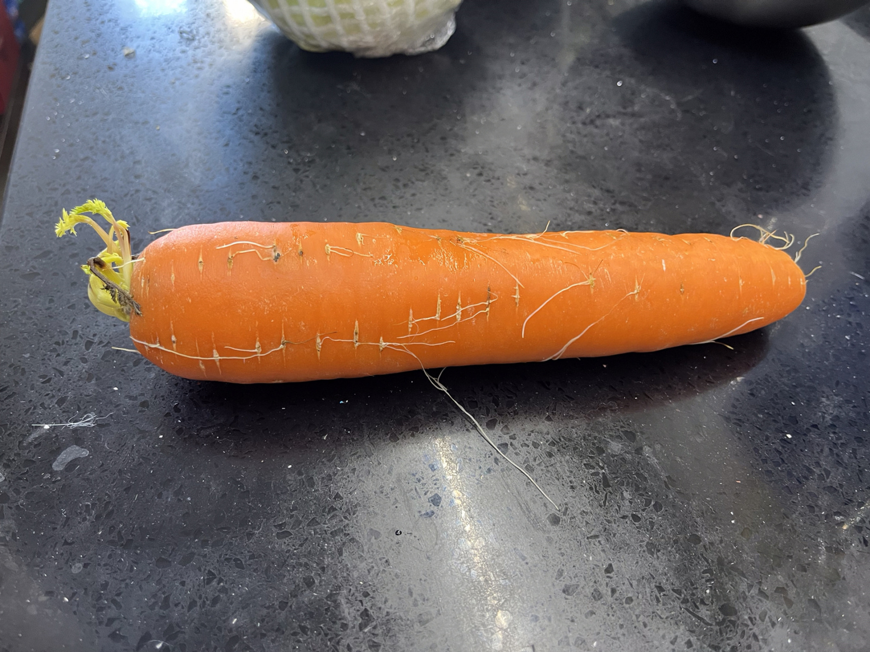 请问,生根发芽的胡萝卜还能吃吗?
